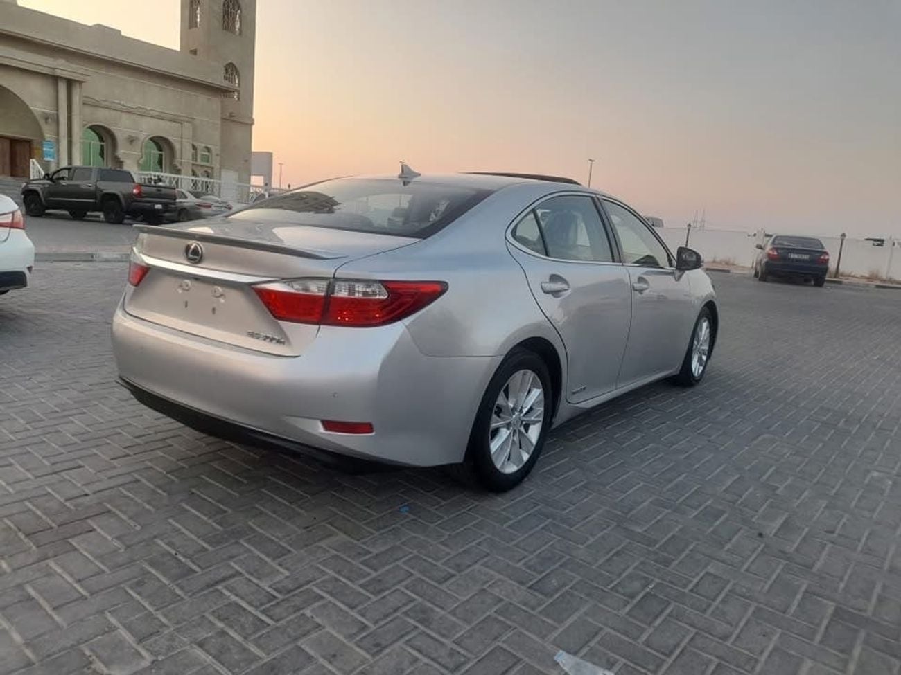 لكزس ES300h STANDARD 2013
