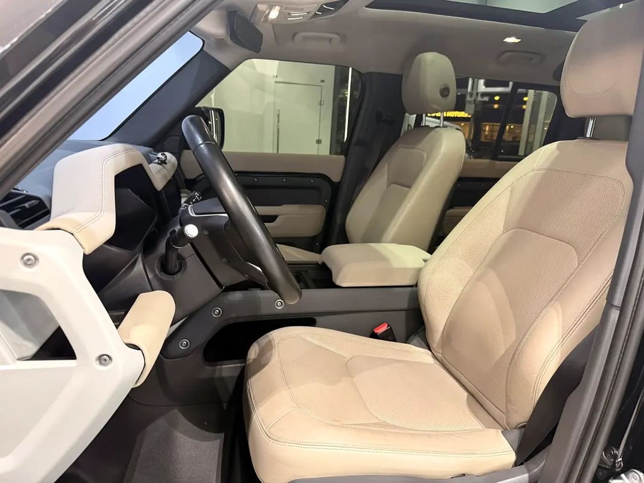 Land Rover Defender 110 SE P300 GCC Specs