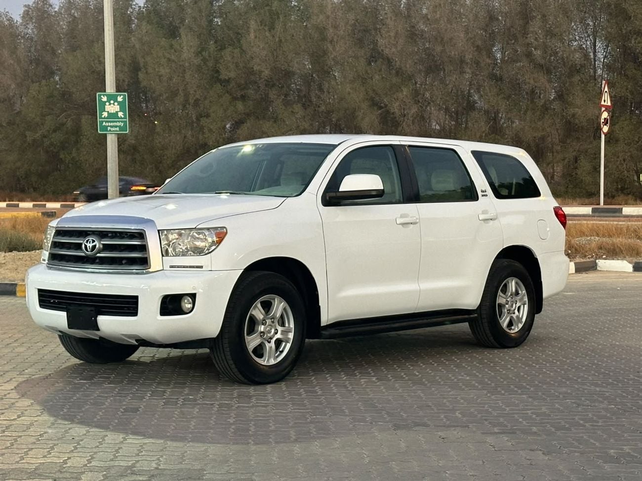 Toyota Sequoia SR5 4X4