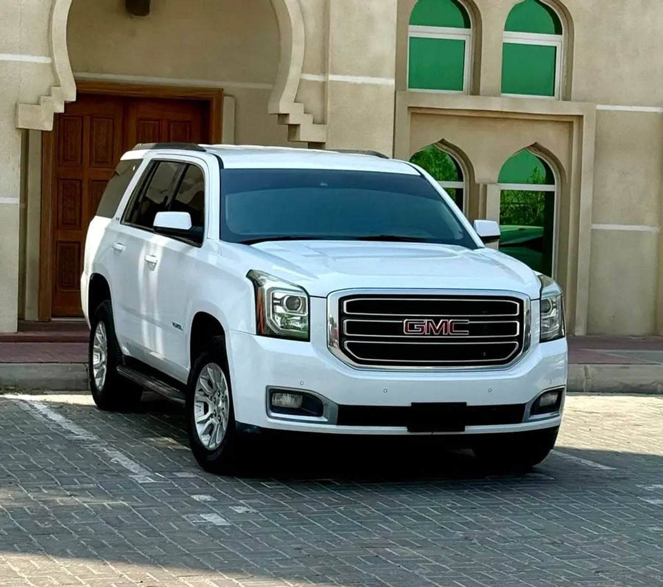 GMC Yukon SLT جي ام سي يوكن SLE خليجي بحالة ممتازة