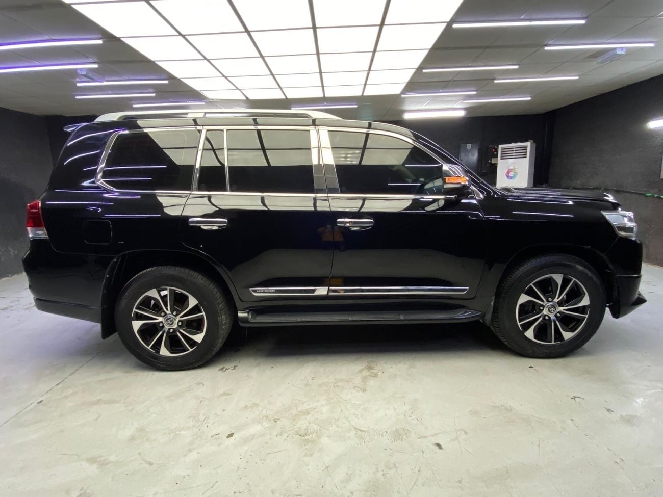 Toyota Land Cruiser Toyota Land Cruiser Diesel Model 2015 Modified to 2021 inside and outside