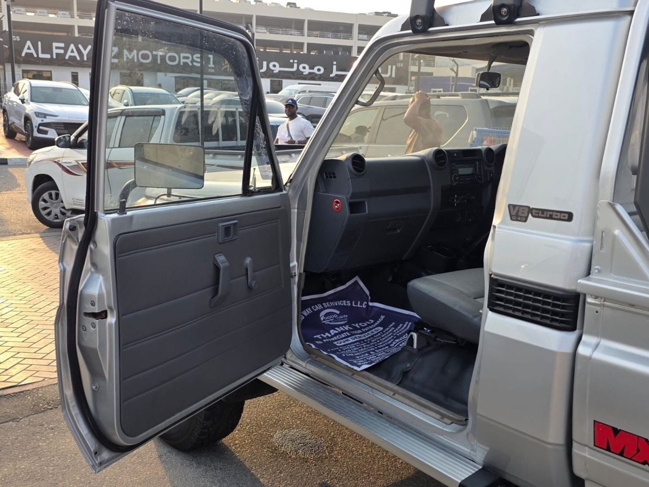 Toyota Land Cruiser Pick Up LX AC PWR OPT