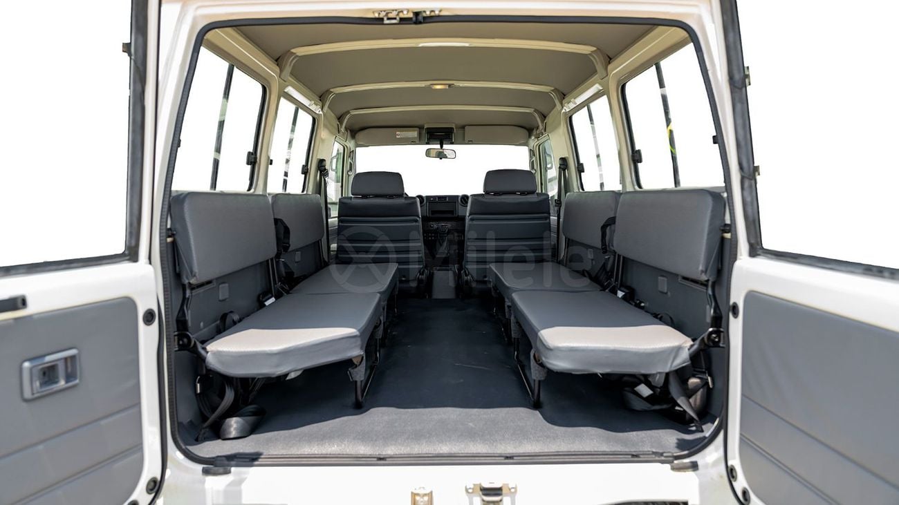 Toyota Land Cruiser 70 LC 78 HARDTOP 2.8L MT