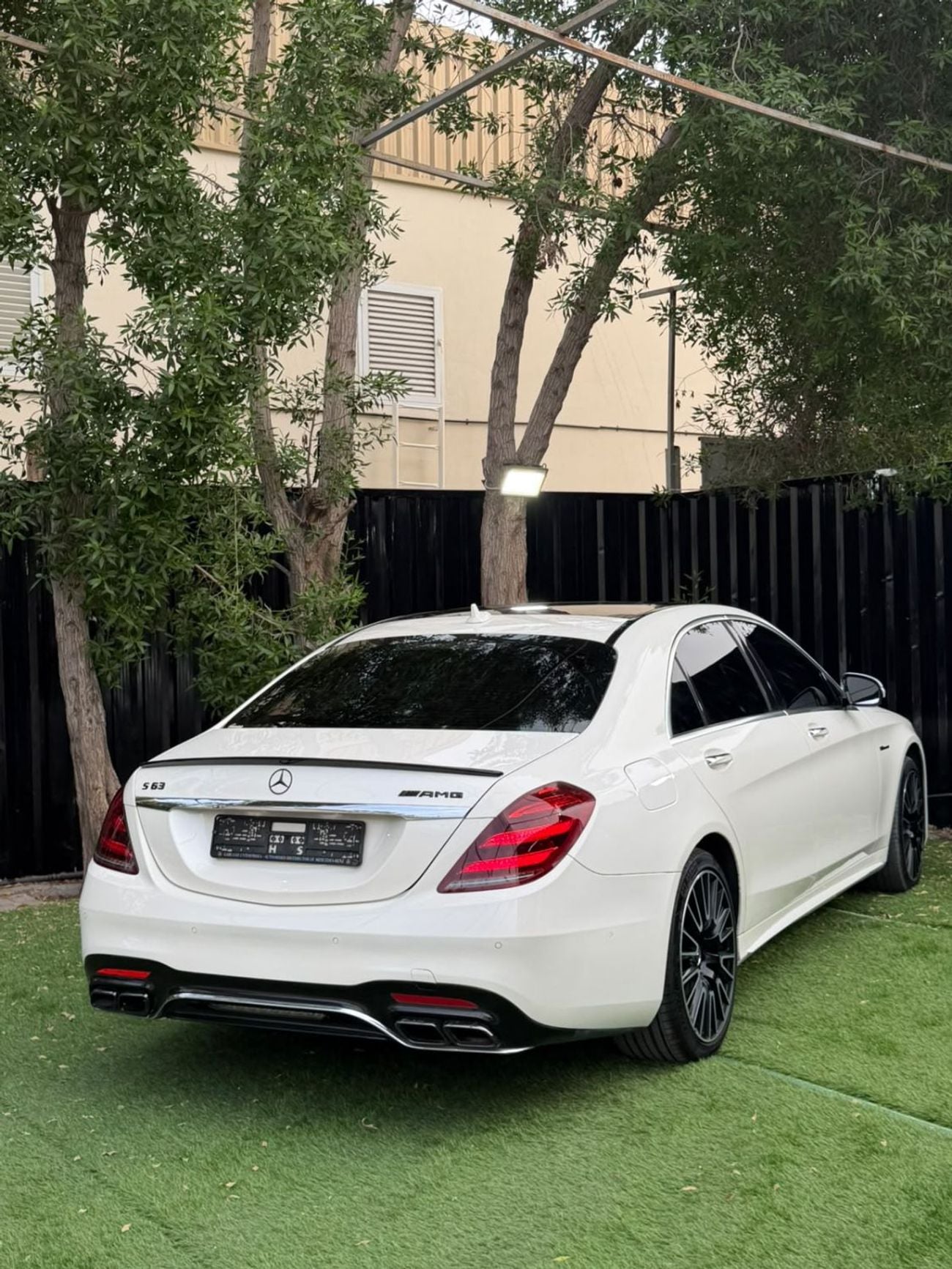 Mercedes Benz S63 AMG STANDARD
