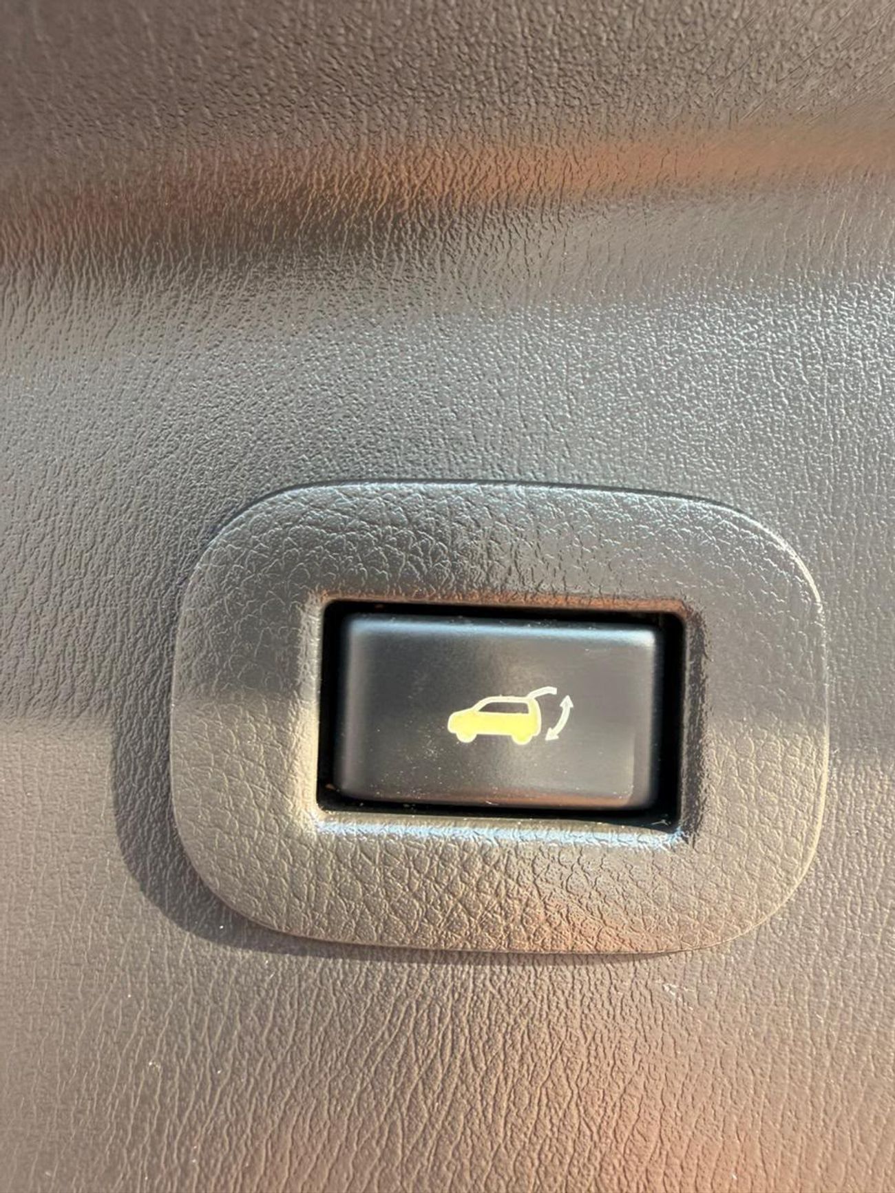 Nissan Armada PLATINUM (NON GCC) PLATINUM 5.6L full option