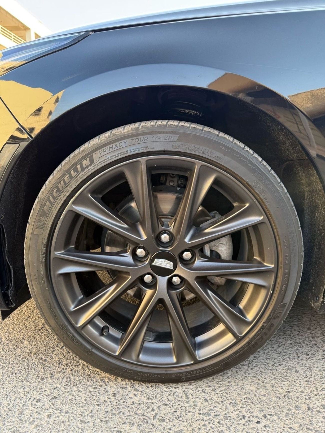 كاديلاك CT5 PREMIUM LUXURY مجهزة بالكامل بمواصفات كندية 2.0