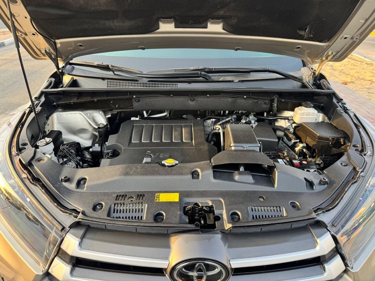 Toyota Highlander LE V6 3.5L 4X4 PERFICT CONDATION CANADIAN SPECIFIC