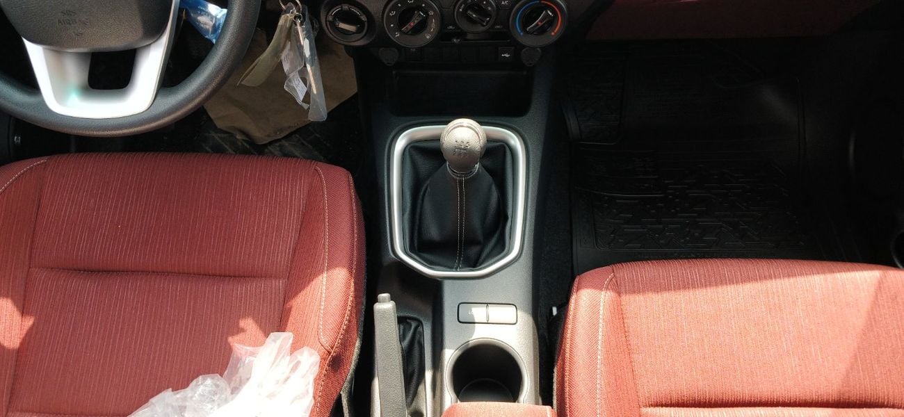 Toyota Hilux SR5 2026YM
