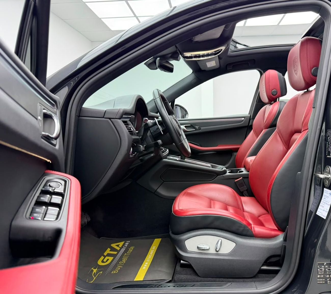 Porsche Macan T 2023 Porsche Macan T, Warranty, Full Porsche Service History, Fully Loaded, Excellent Condition, GCC