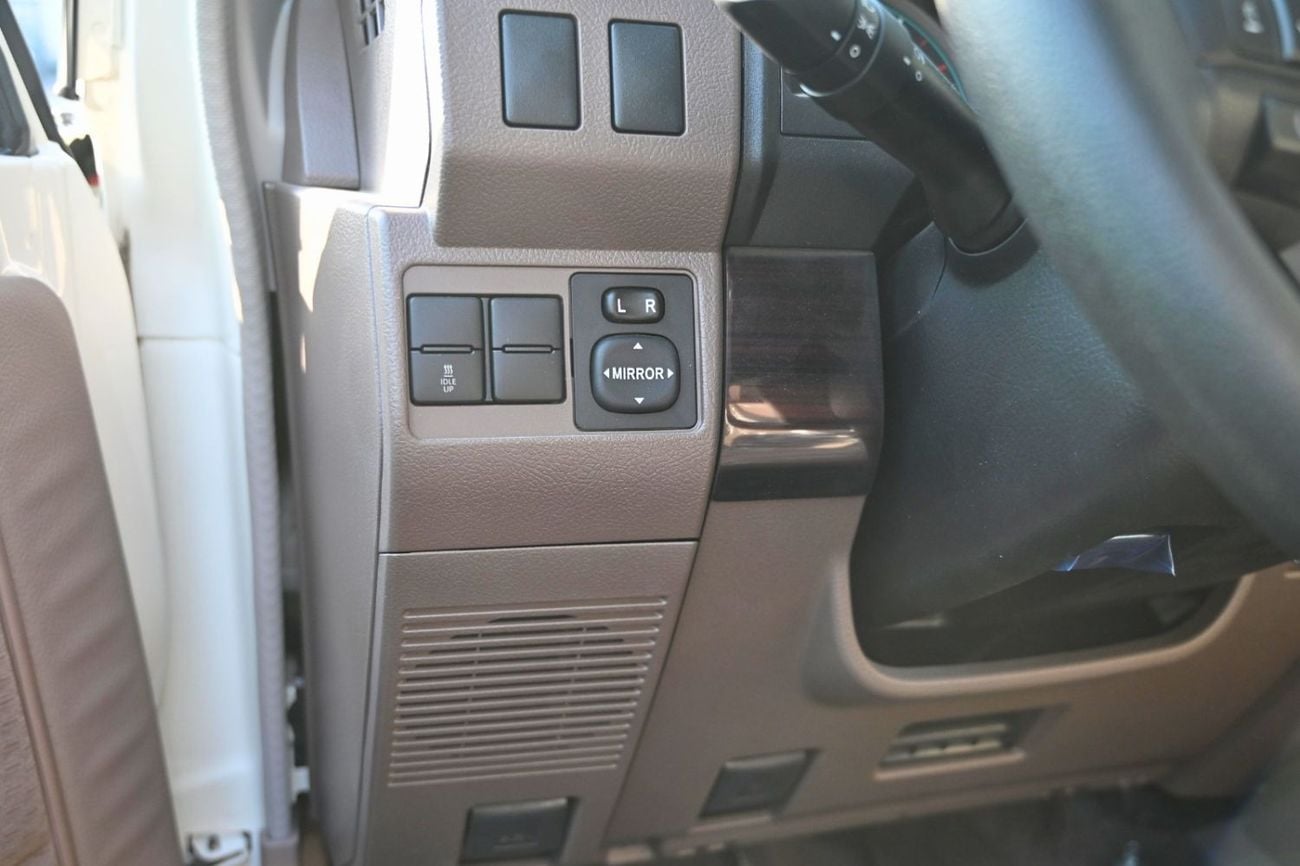 Toyota Land Cruiser 70 LC76 2.8L Manual Diesel