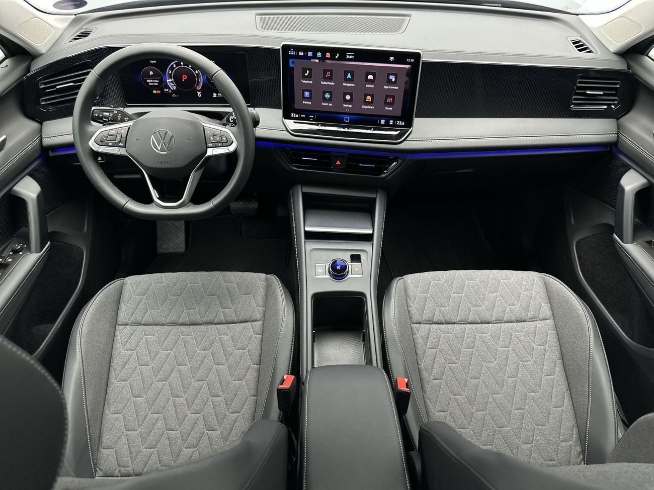 فولكس واجن تيجوان LIFE with Camera | 21,100 AED SAVINGS from New Car | All-New Generation Design | VW Certified
