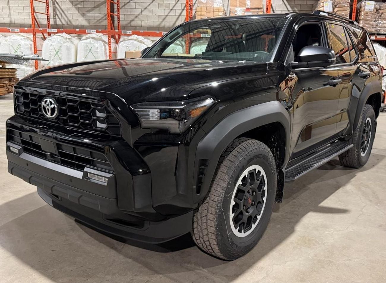 تويوتا فور رنر TRD OFFROAD PREMIUM بنزين TRD OFFROAD PREMIUM 5-Str