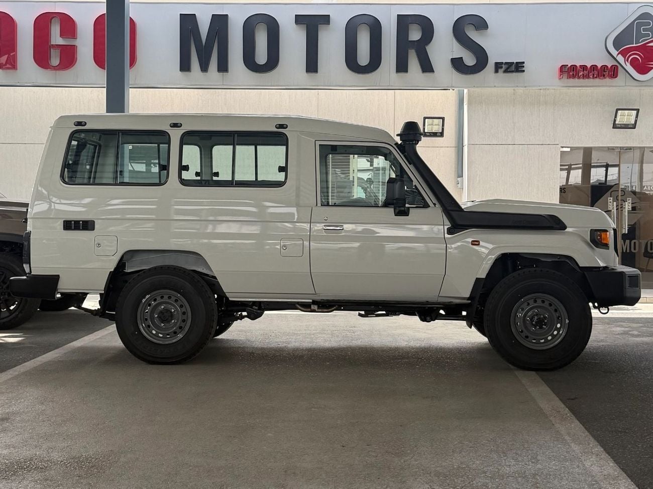 تويوتا لاند كروزر 70 LAND CRUISER GRJ 78 4.0 V6 AUTOMATIC 2026 TOYOTA LAND CRUISER GRJ 78 4.0 V6 AUTOMATIC **التصدير فقط خارج الخليج****EXPORT ONLY**