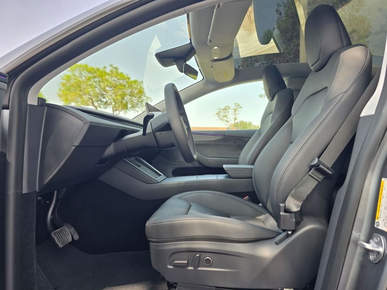 Tesla Model Y LONG RANGE AWD 2026 GCC WITH 8 YEARS TESLA AGENCY WARRANTY IN BRAND NEW CONDITION
