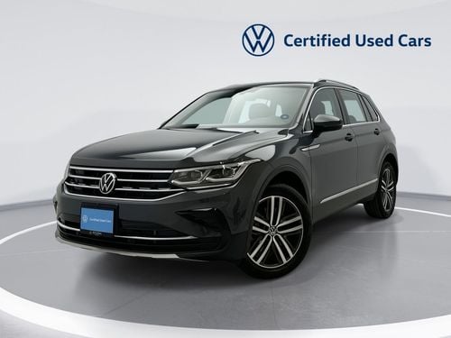 فولكس واجن تيجوان ELEGANCE 2.0L | Panoramic Sunroof with Leather Seats | VW Certified | GCC Specs | Showroom Co