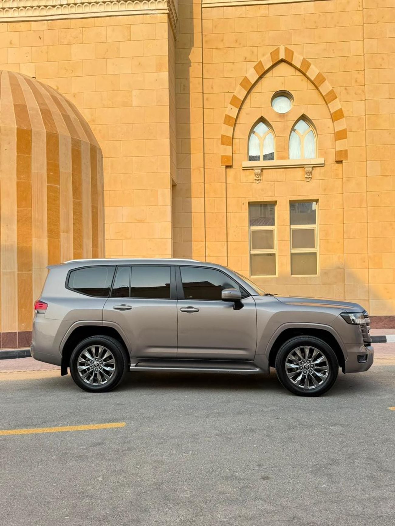 Toyota Land Cruiser GXR 4.0L full option
