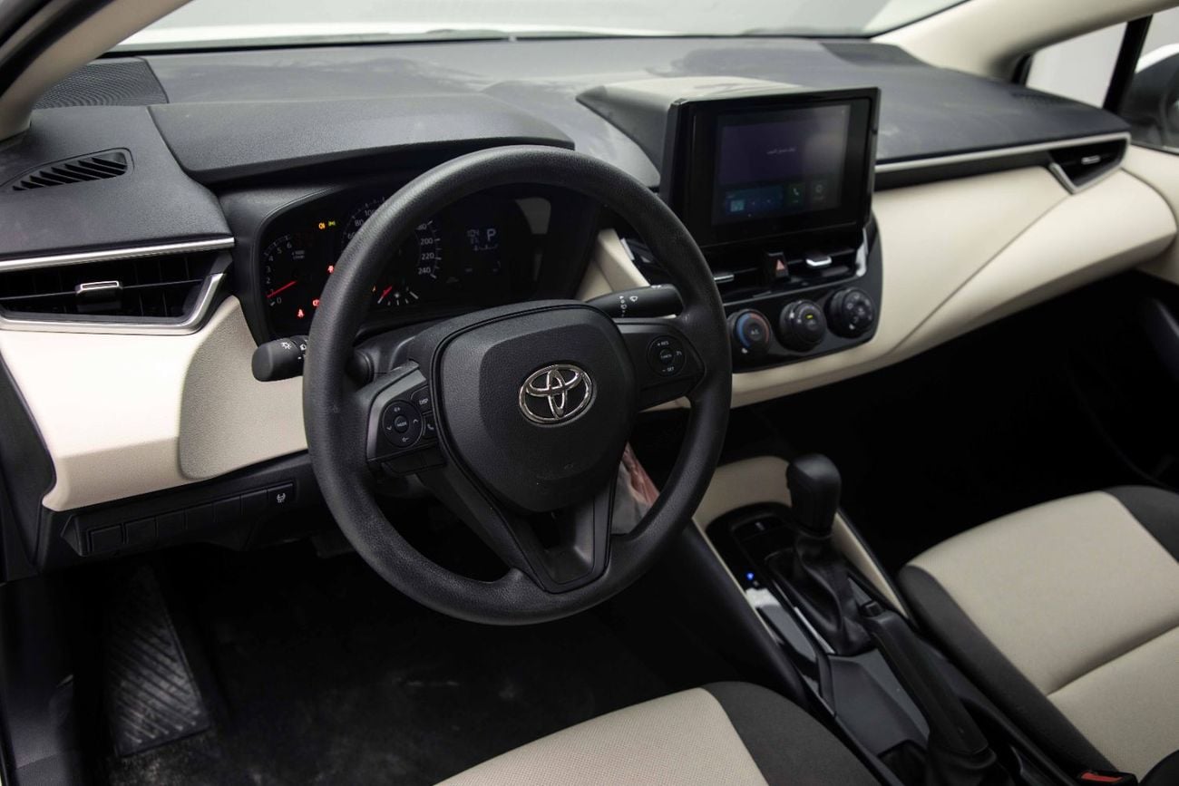 Toyota Corolla XLI E 1.6L - Super White Inside Formage | Export Only