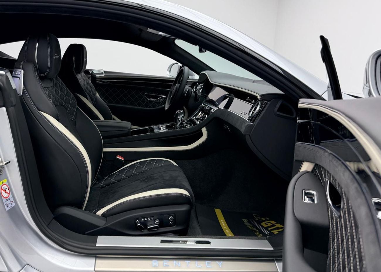 بنتلي كونتيننتال جي تي SPEED 2022 Bentley Continental GT Speed W12, Warranty, Full Service History, Very Low Km, Japanese Specs