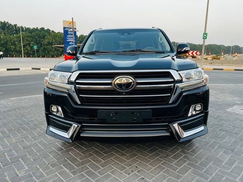 Toyota Land Cruiser VXR 5.7