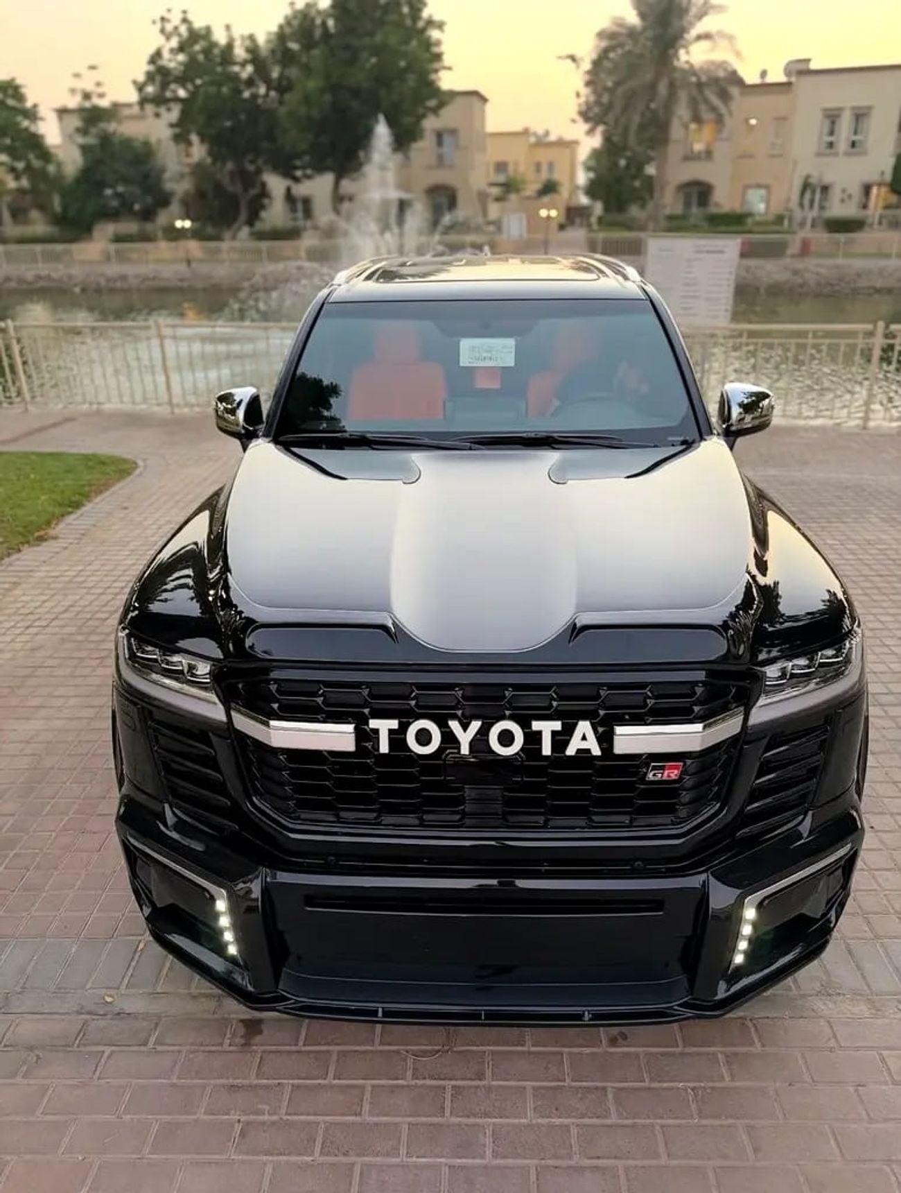 تويوتا لاند كروزر VXR 4.0L - GCC Specs - Brand New!