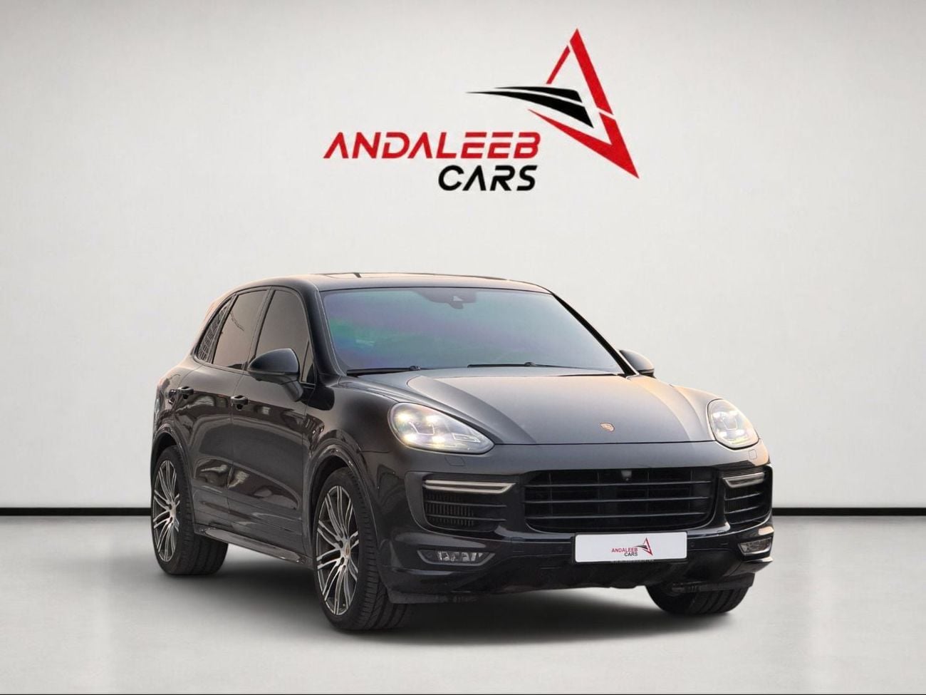 Porsche Cayenne GTS PORSCHE CAYENNE GTS | 4.8L V8 | 440 HP | AWD | 2016 | GCC SPECS