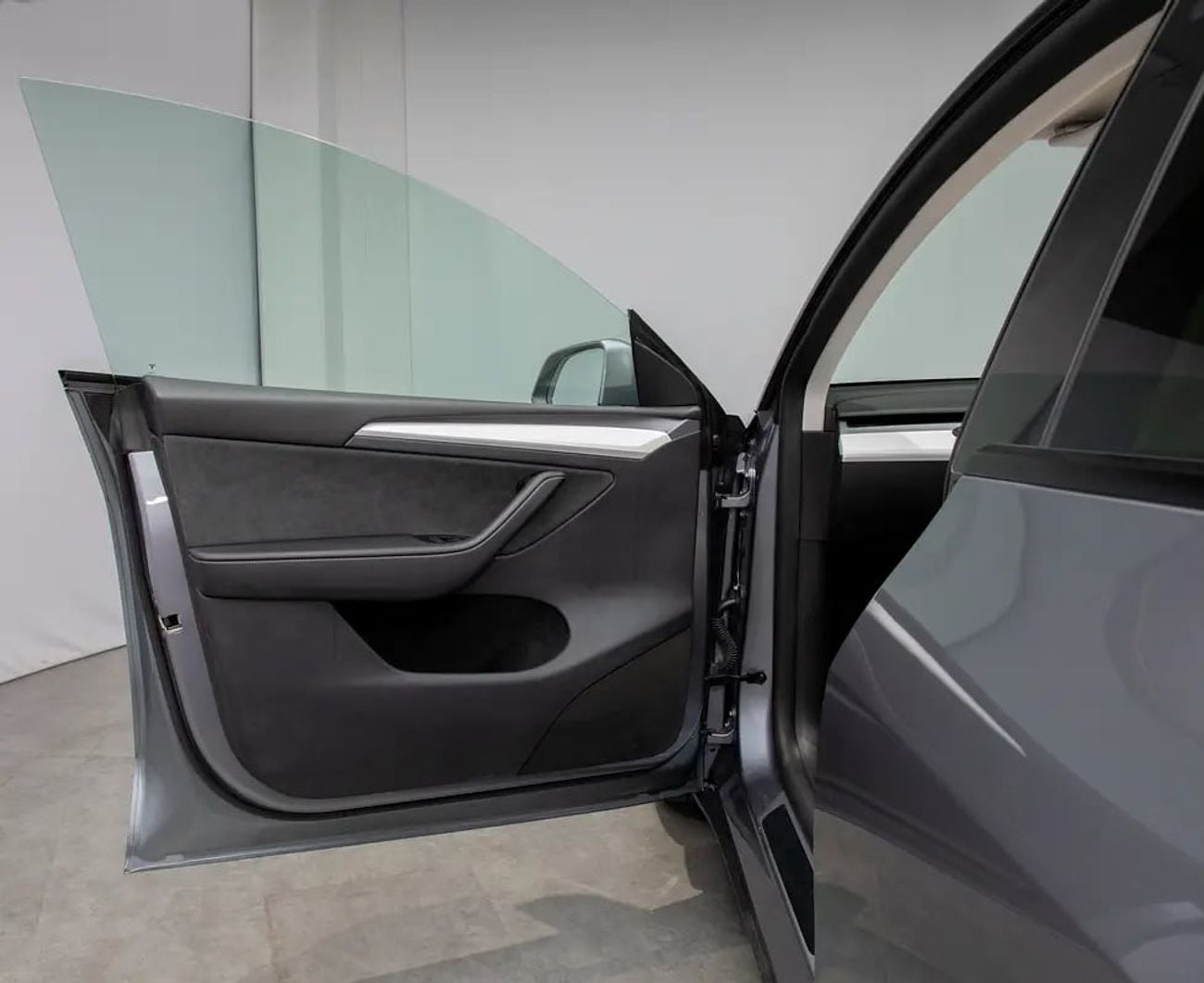 Tesla Model Y PERFORMANCE Dual Motor AWD • Warranty • GCC Spec
