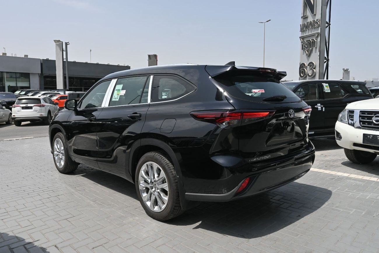 تويوتا هايلاندر LTD HEV محرك هجين سعة 2.5 لتر ونظام دفع رباعي، اللون أسود