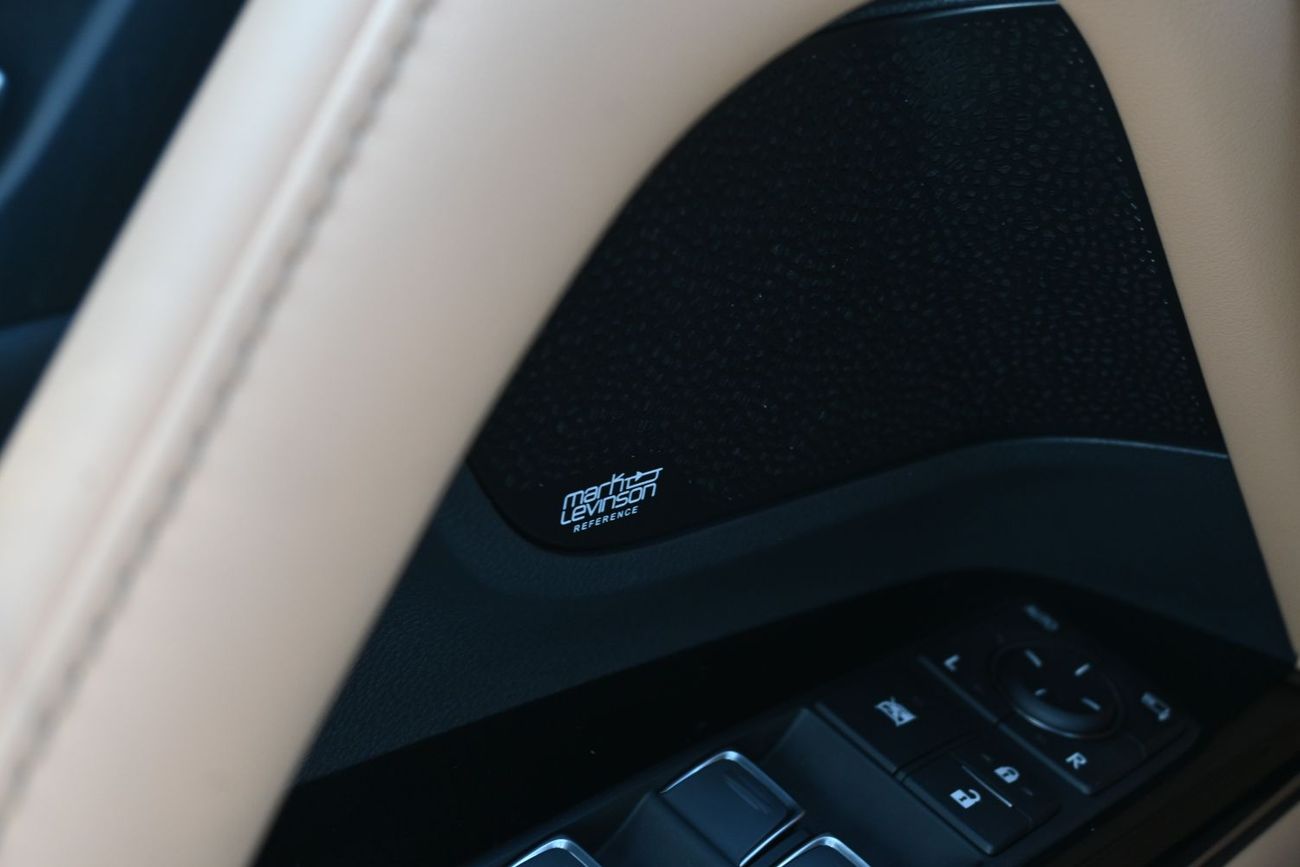 لكزس LX 700h SIGNATURE محرك V6 سعة 3.5 لتر بشاحن توربيني مزدوج + هجين، موديل 2026، اللون رمادي