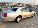 Lincoln Town Car SIGNATURE VERY CLEAN CAR LOW MILEAGE