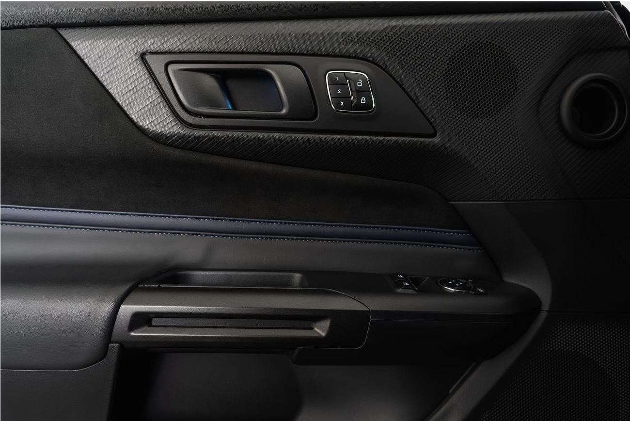 Ford Mustang DARK HORSE PREMIUM