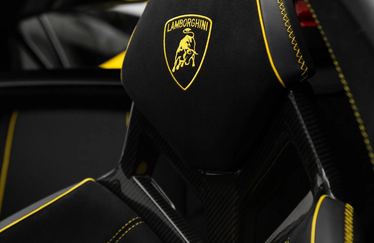 لامبورغيني أفينتادور 6.5L V12 Naturally Aspirated Engine