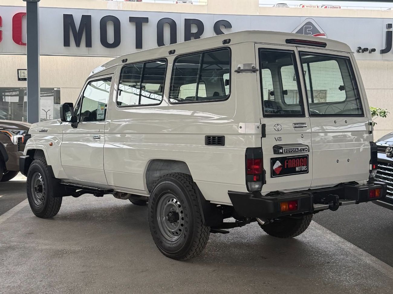 تويوتا لاند كروزر 70 LAND CRUISER GRJ 78 4.0 V6 AUTOMATIC 2026 TOYOTA LAND CRUISER GRJ 78 4.0 V6 AUTOMATIC **التصدير فقط خارج الخليج****EXPORT ONLY**