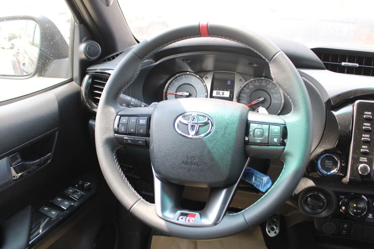 Toyota Hilux GR SPORT