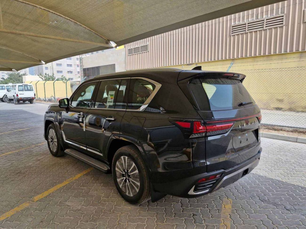Lexus LX600 PRESTIGE
