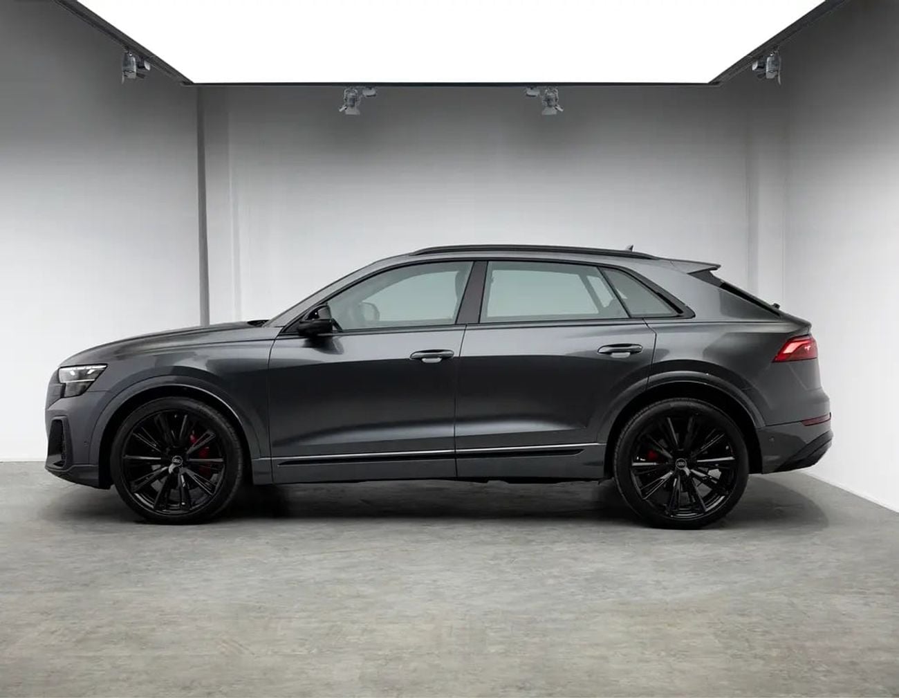 Audi Q8 55 TFSI Warranty + Service Contract • Top Spec Progress Black • FDSH • GCC