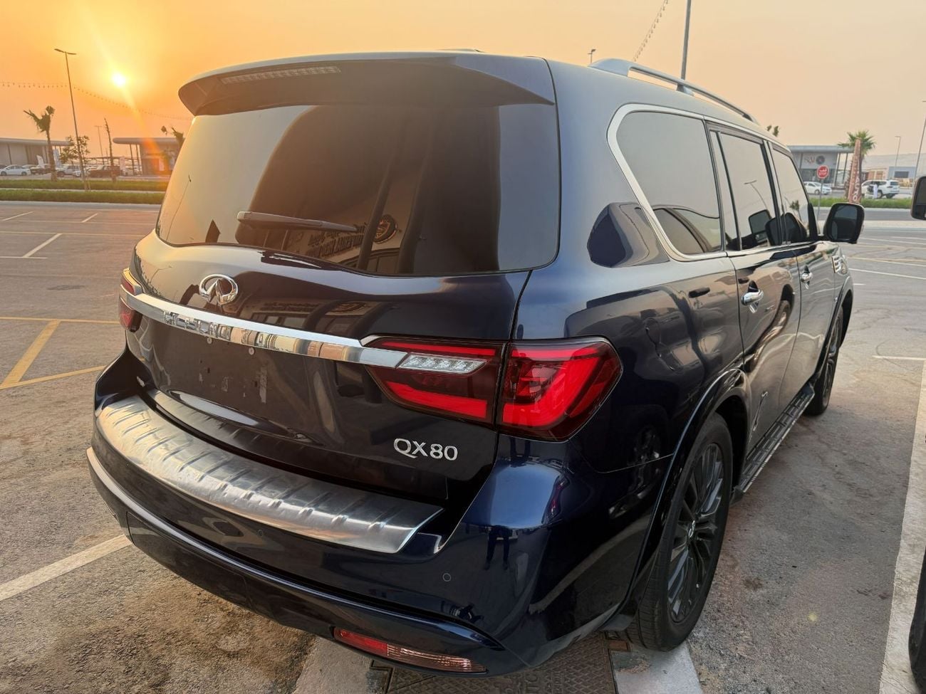 Infiniti QX80 LUXE SENSORY PROACTIVE