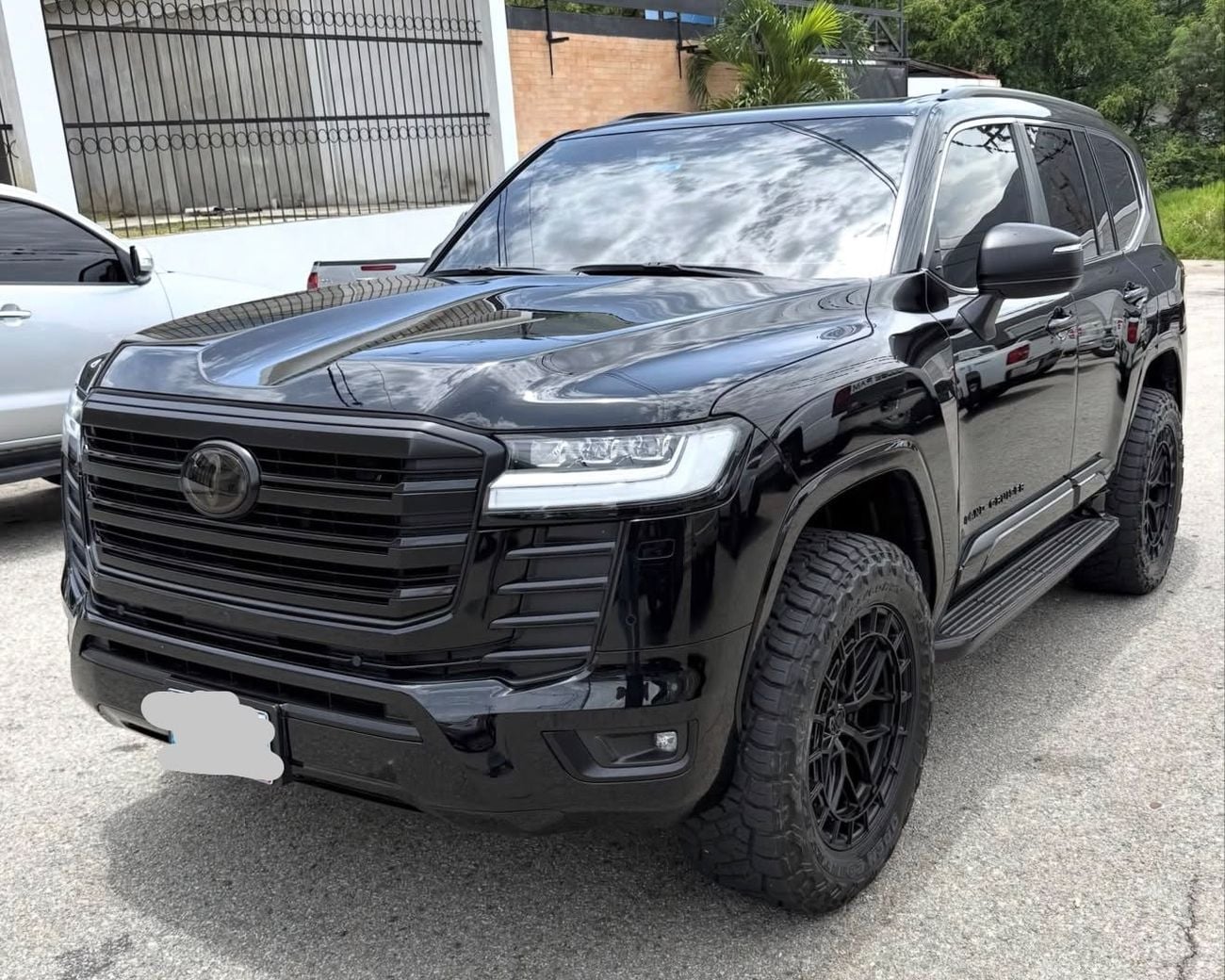 Toyota Land Cruiser VXR 4.0 L Full option