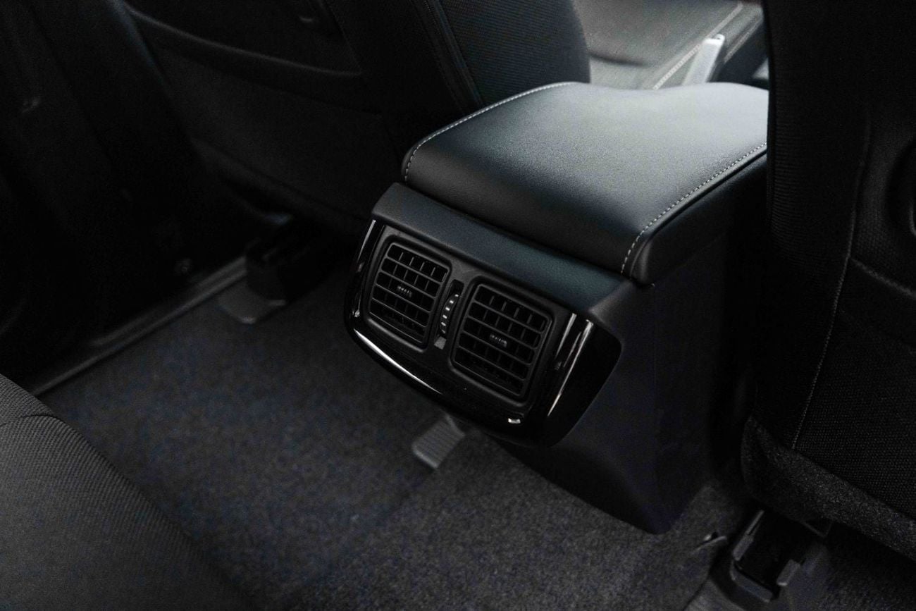 Toyota Hilux ADVENTURE Z 2.8L - PLATINUM WHITE PEAR INSIDE BLACK | EXPORT ONLY
