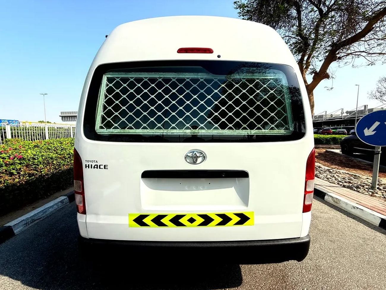 Toyota Hiace GL Year 2.7L GCC Specs-Excellent Condition