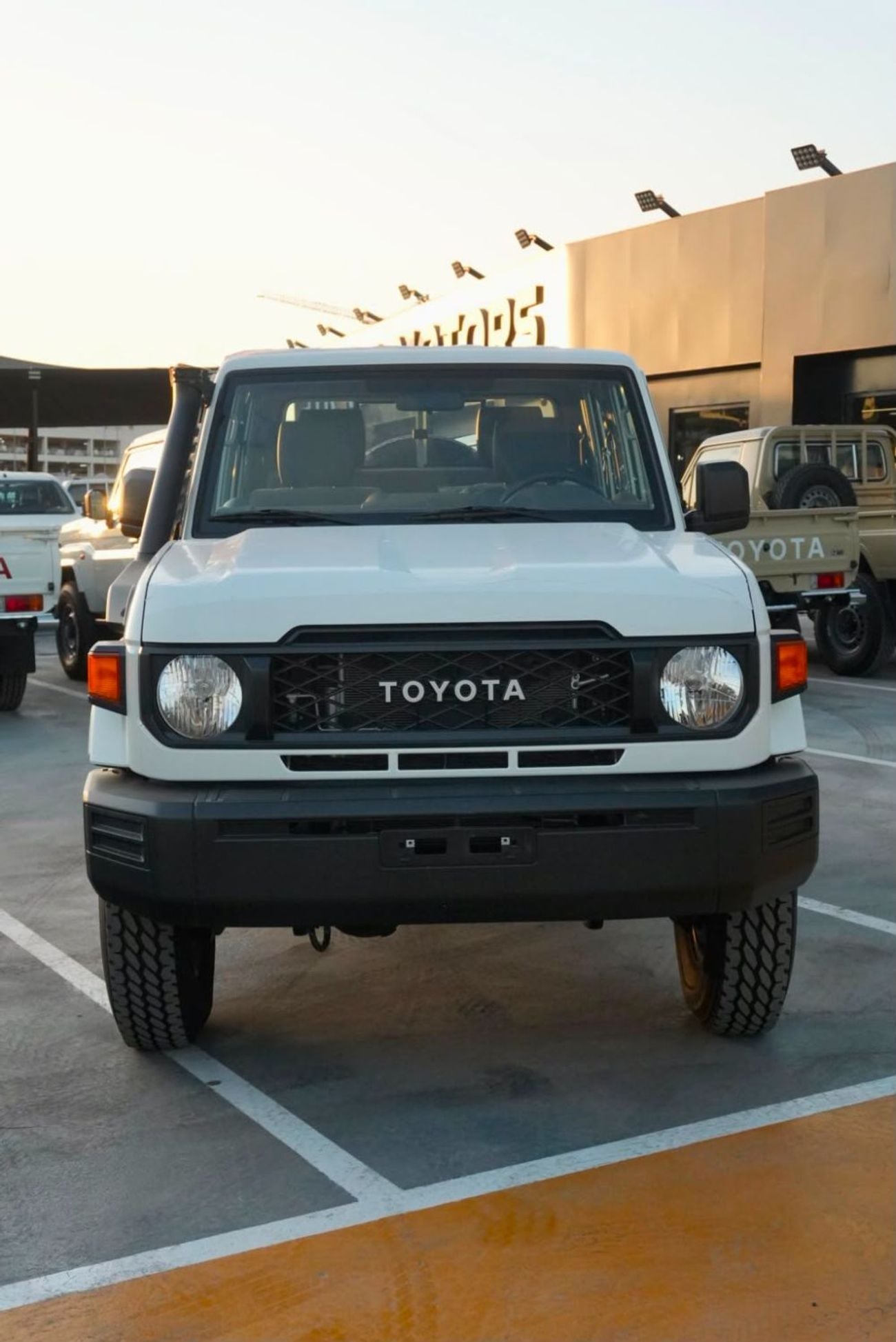 Toyota Land Cruiser Pick Up lc 79 2.8L LAND CRUISER PICKUP , MANUAL DIESEL - 2026