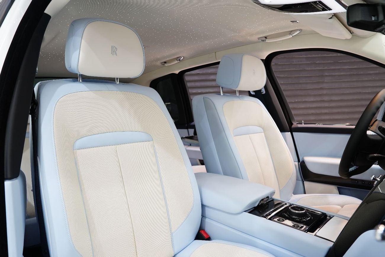 Rolls Royce Cullinan BLACK BADGE Executive Rear Seats, Rear Screens, Bespoke Audio, Dealer Warr + Serv!!