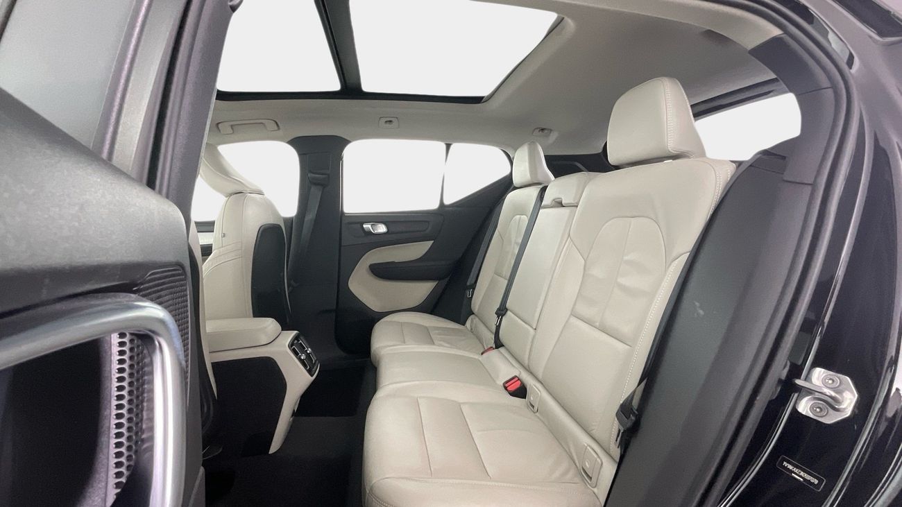 Volvo XC40 MOMENTUM | Guaranteed Warranty | 0 Down Payment