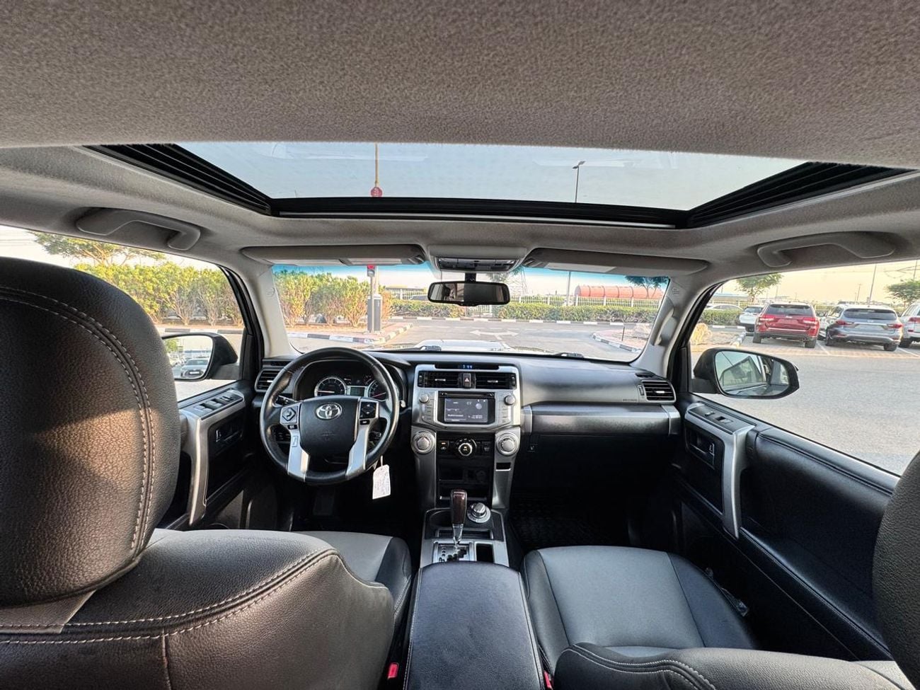 تويوتا فور رنر LIMITED V6 4.0L SUNROOF 4X4 7SEAT LEDAR PERFICT CONDATION CANADIAN SPECIFIC