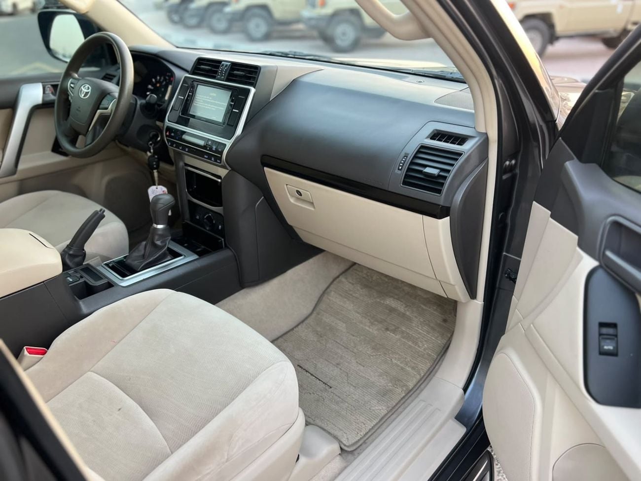 Toyota Prado 2022 Toyota Prado TX 2.7L V4- AWD 4x4 - No accident - 2 key Rear Sensor -