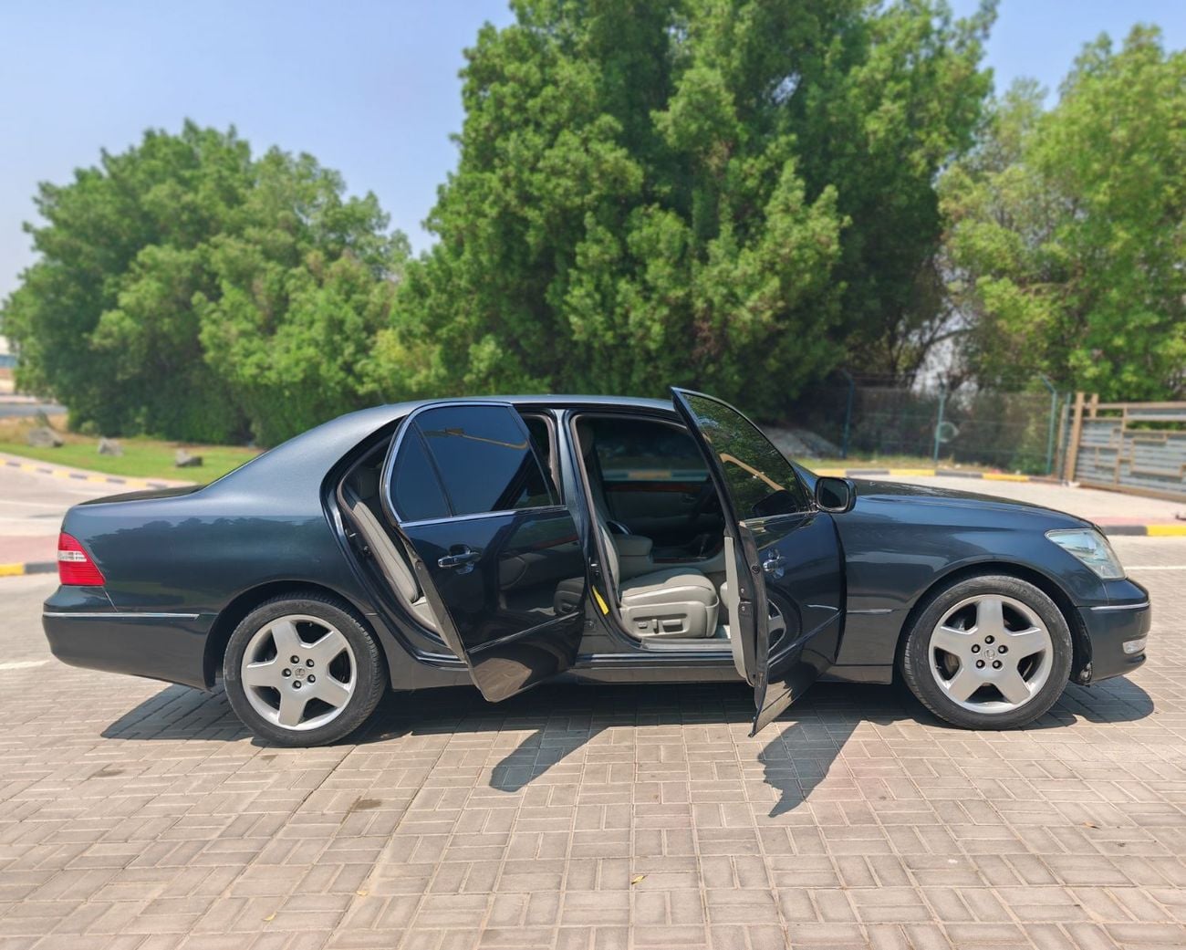 Lexus LS430 TOP