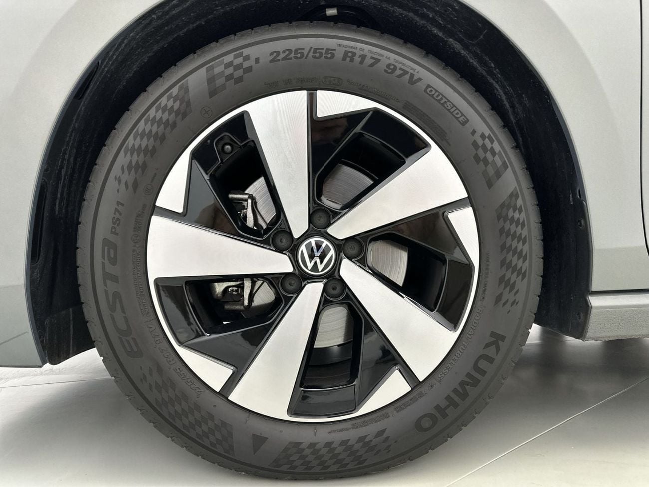 Volkswagen Passat COMFORTLINE Passat Comfortline 1.5L | 12.9” Infotainment | Panoramic Sunroof | ACC | Side Assist | Front Assist