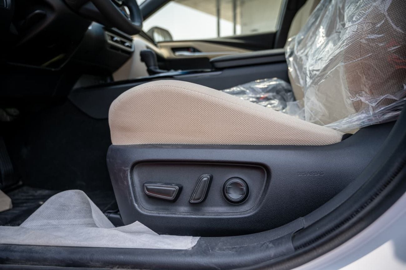 Toyota Camry E HEV 2.5L Automatic 2025