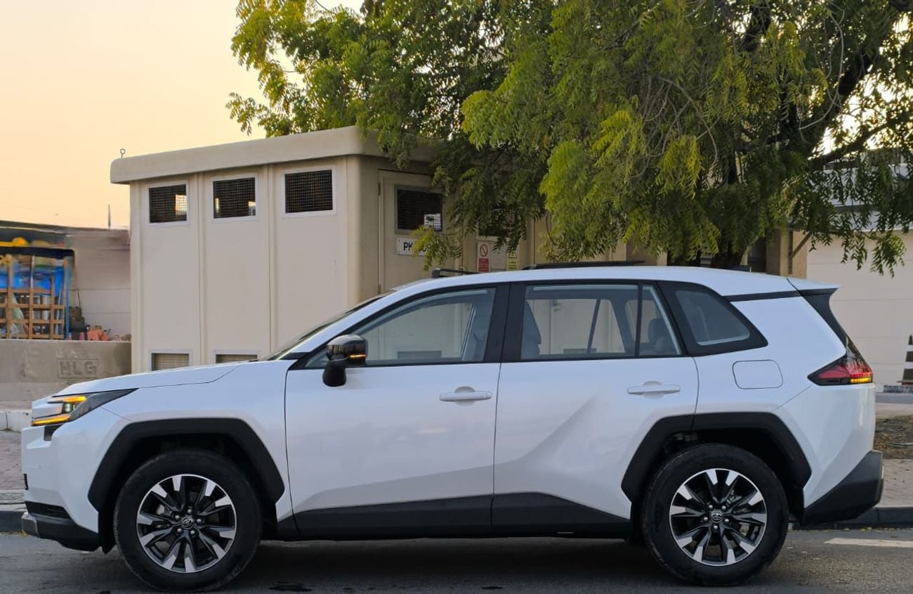 تويوتا راف ٤ 2WD Luxury محرك بنزين سعة 2.0 لتر، موديل 2026