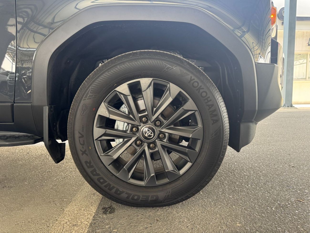 Toyota Prado PREMIUM 2026 TOYOTA PRADO HYBRID 2.4T **EXPORT ONLY**التصدير فقط خارج الخليج***