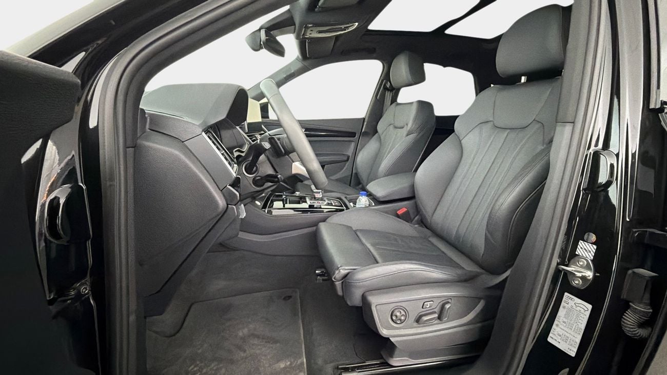 Audi Q5 45 TFSI S-LINE | Guaranteed Warranty | 0 Down Payment